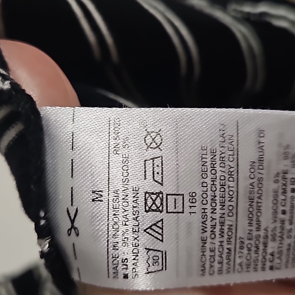 Long sleeved supersoft size med. Old Navy. - Picture 4 of 4